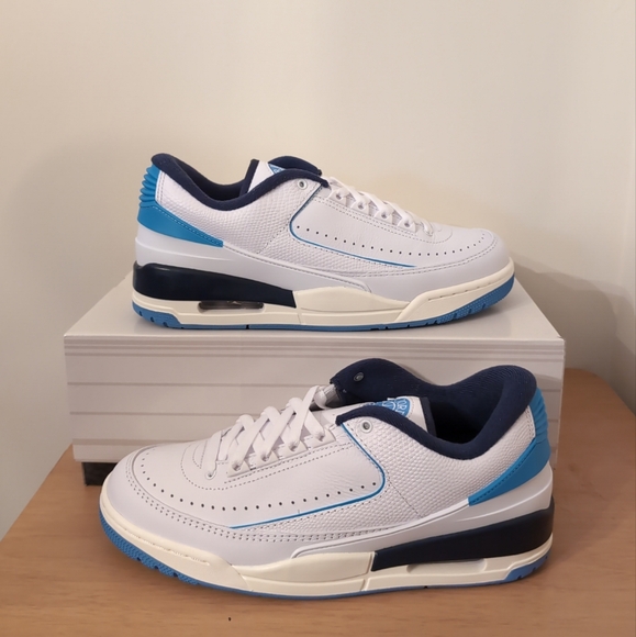 Nike Air Jordan 2/3 UNC - Picture 2 of 5